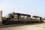 NS 6105 & 6129 lead train E25 out of Glenwood Yard